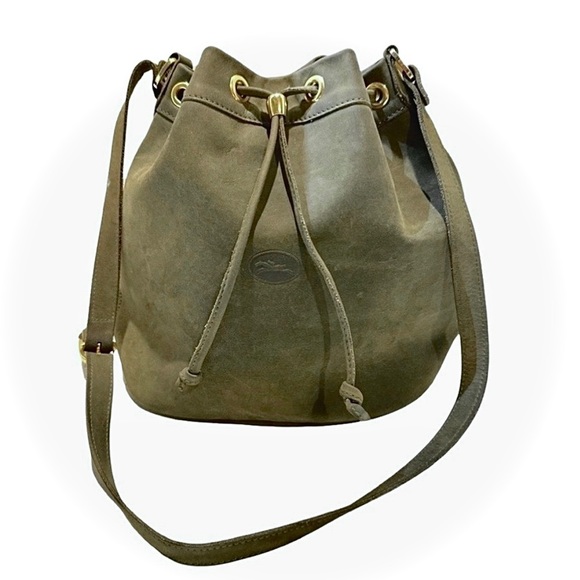 Longchamp Handbags - Longchamp Paris Bucket Handbag Green Leather Festival Bag